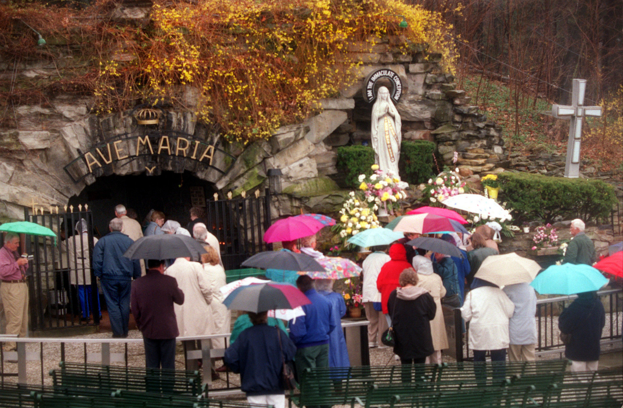 Παναγίες του κόσμου, από τη Λούρδη έως τη Γουαδελούπη-2
