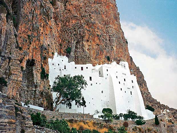 Η θαυματουργή αύρα που εκπέμπουν οι μονές της Παναγίας στο Αιγαίο-2