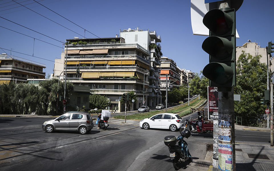Αποκαθίσταται σταδιακά η ηλεκτροδότηση στην Αττική-3
