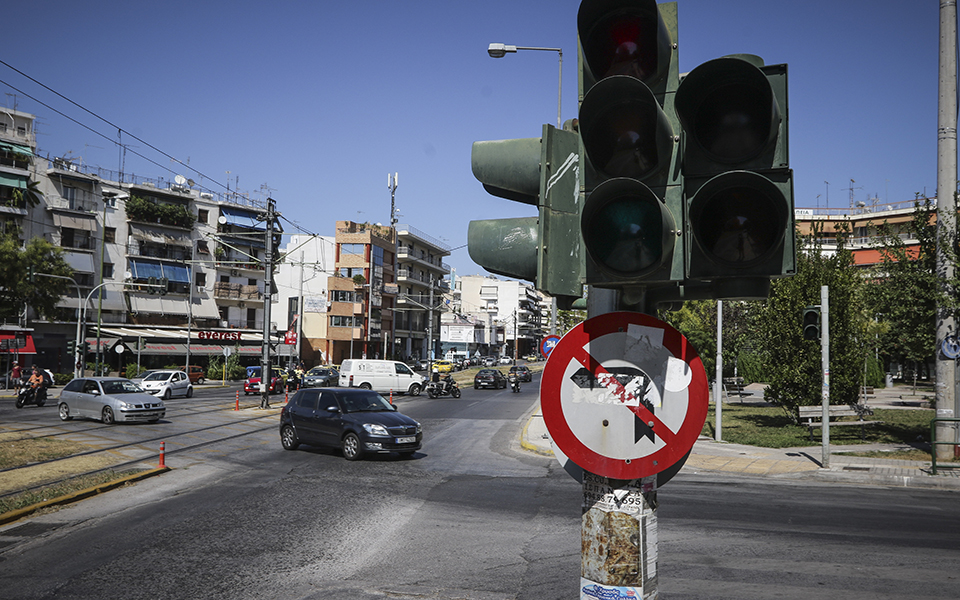Αποκαθίσταται σταδιακά η ηλεκτροδότηση στην Αττική-4