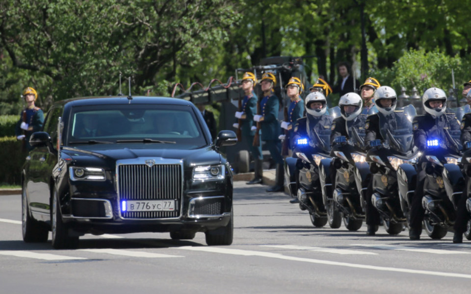 Αποκαλυπτήρια για τη νέα λιμουζίνα του Πούτιν-1