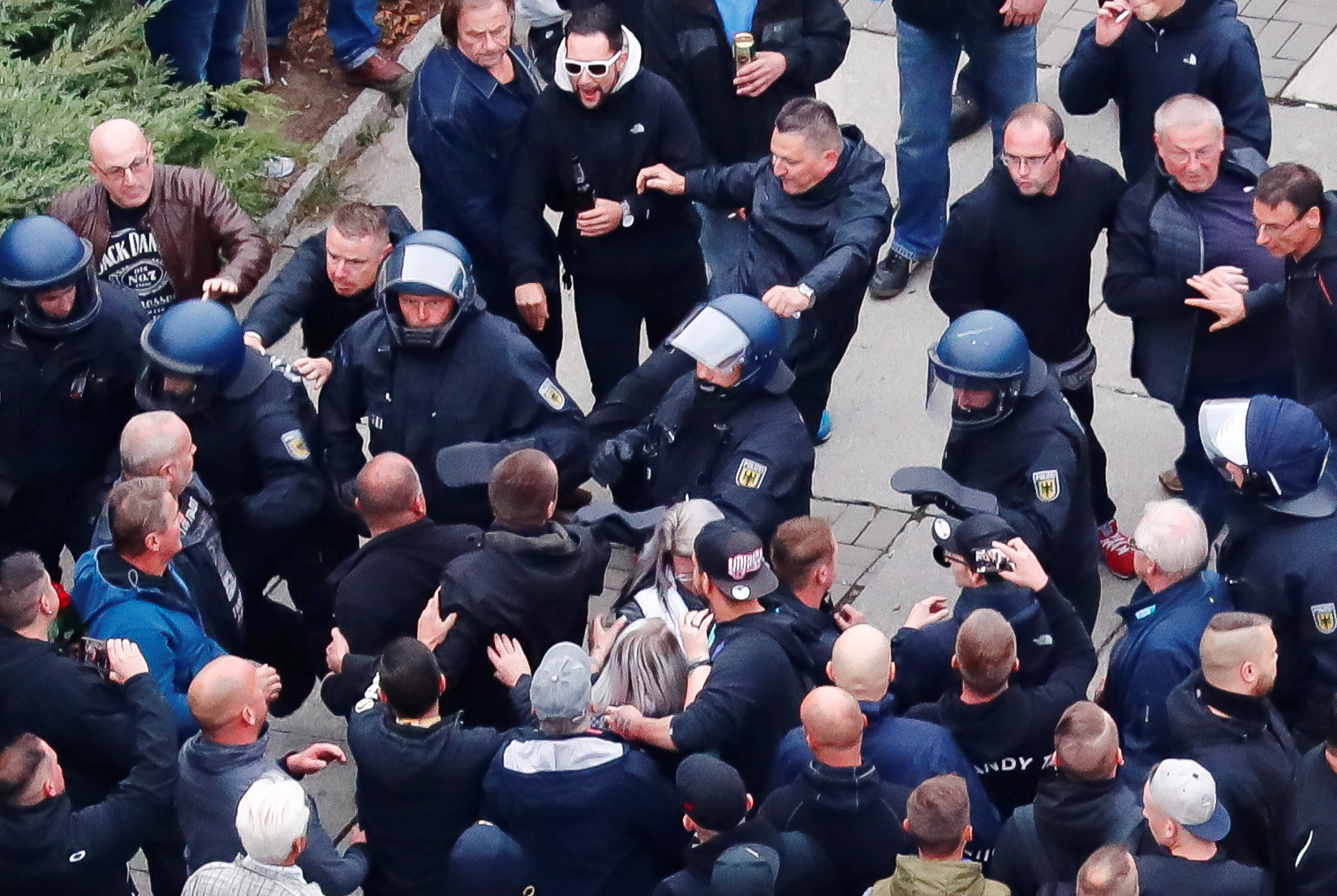 Γερμανία: 18 τραυματίες στη διαδήλωση ακροδεξιών στο Κέμνιτς (Φωτογραφίες)-2