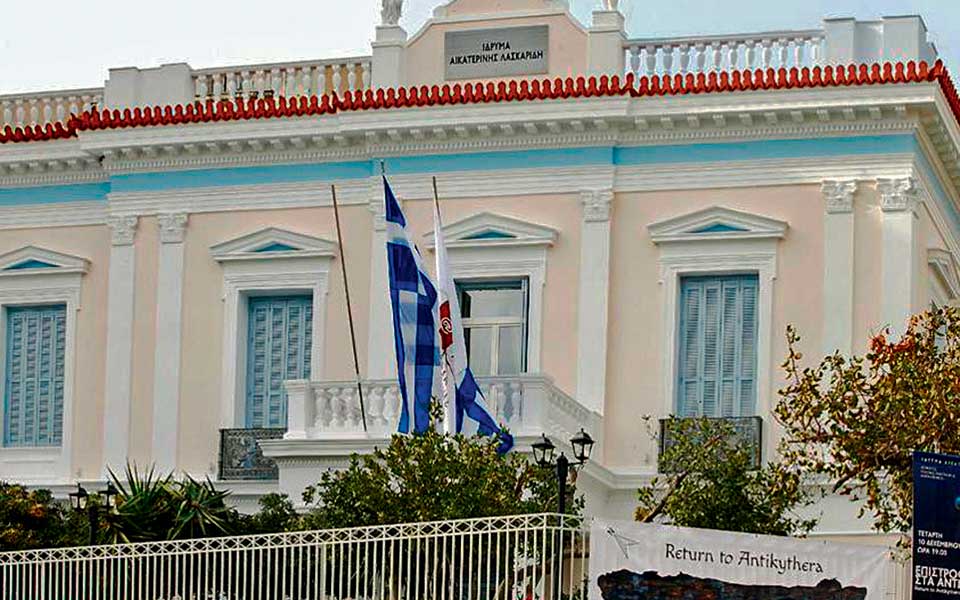 Αχτίδα φωτός για το όμορφο κτίριο του Ζαννείου Ορφανοτροφείου Πειραιώς-1