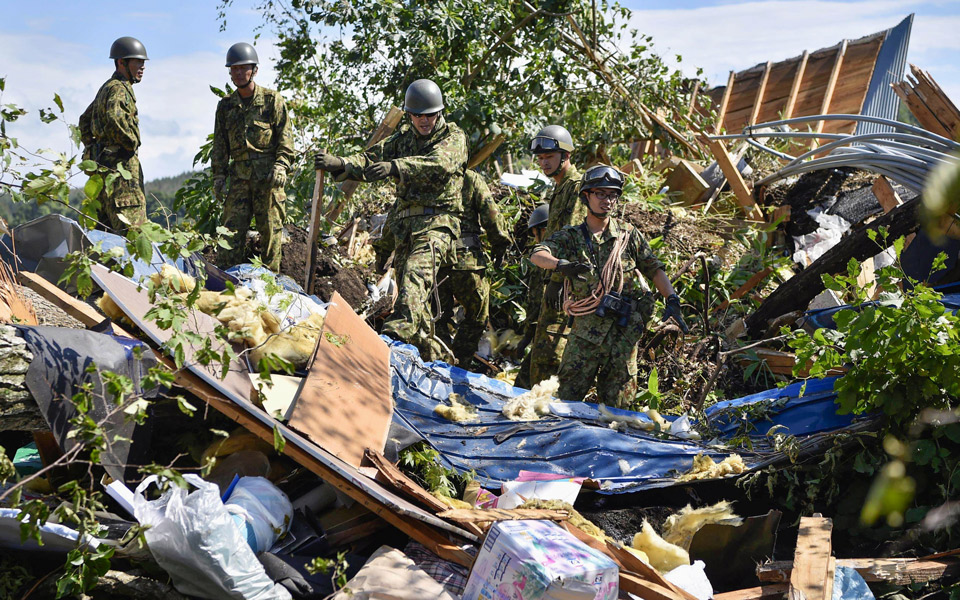 Ιαπωνία: 11 νεκροί, δεκάδες αγνοούμενοι μετά τον σεισμό των 6,6 Ρίχτερ-1