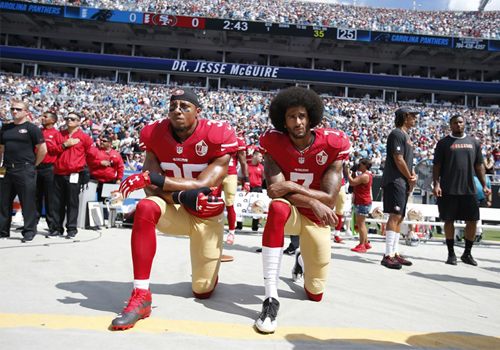 It’s Viral! Στην Αμερική του Trump καταστρέφουν ρούχα και παπούτσια της Nike-1