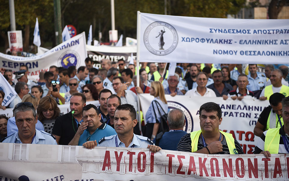 Συγκέντρωση διαμαρτυρίας ενστόλων στη Θεσσαλονίκη (φωτογραφίες)-2