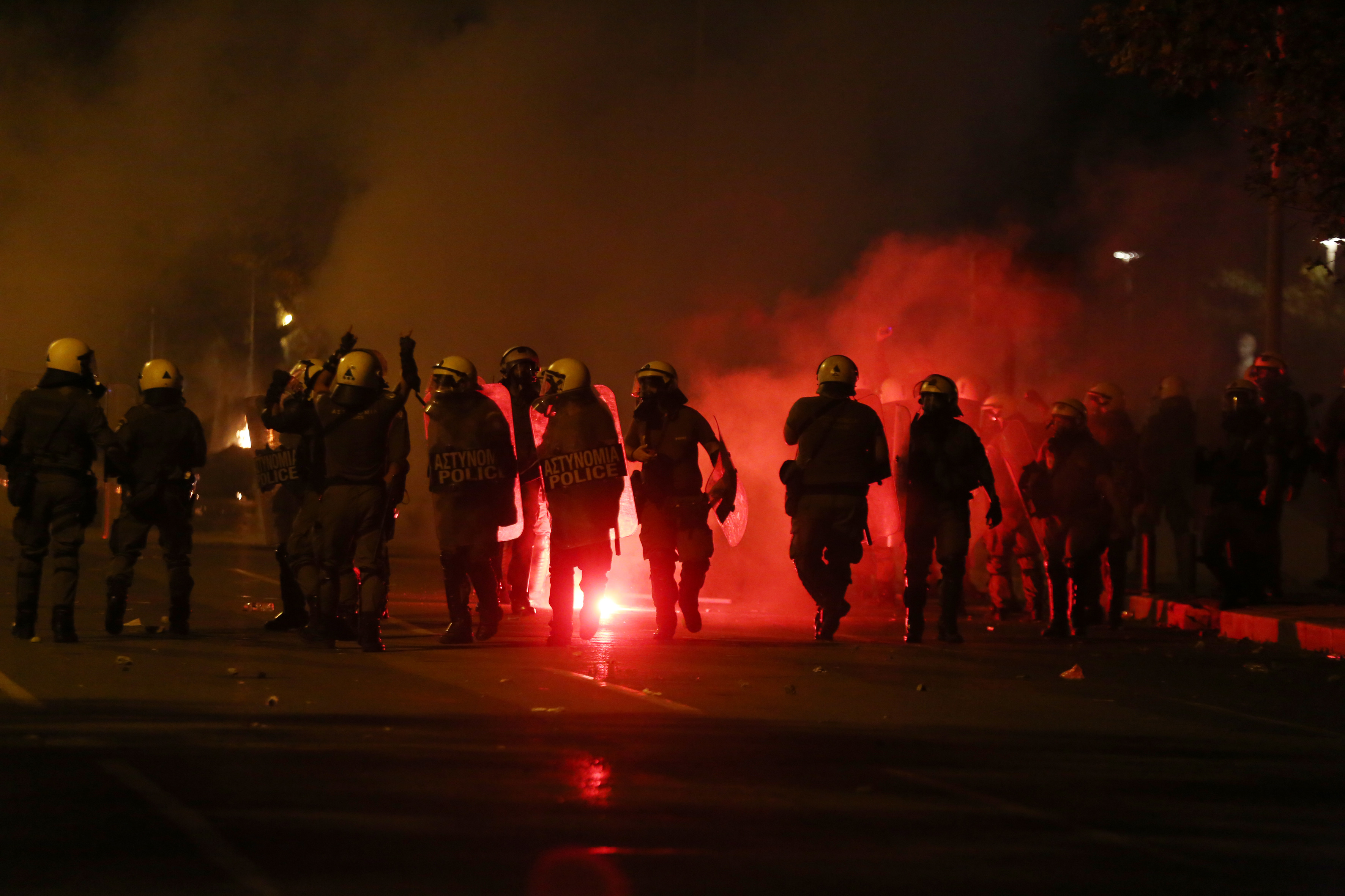 Καρέ καρέ τα επεισόδια στη Θεσσαλονίκη (φωτογραφίες – βίντεο)-1