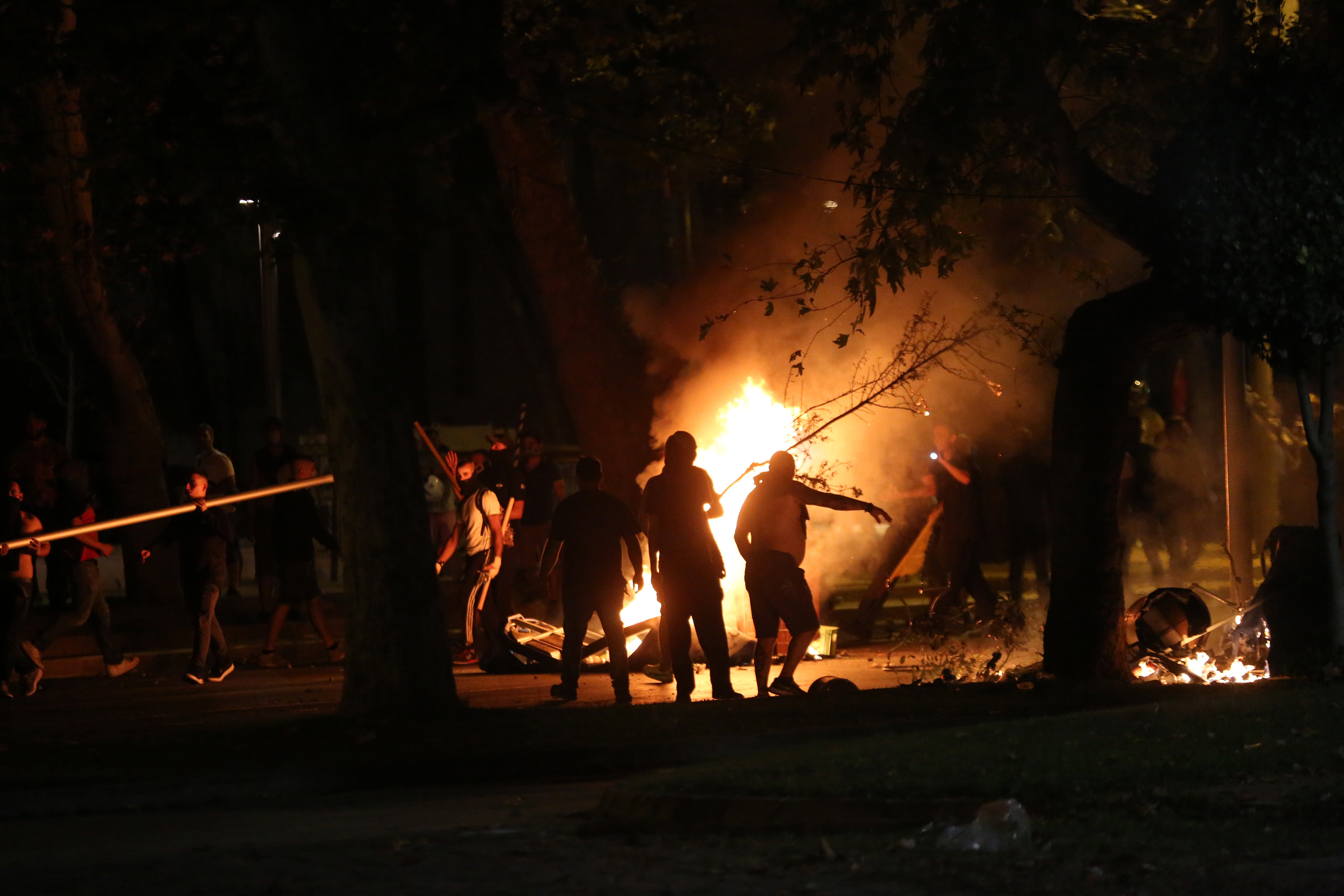 Καρέ καρέ τα επεισόδια στη Θεσσαλονίκη (φωτογραφίες – βίντεο)-2