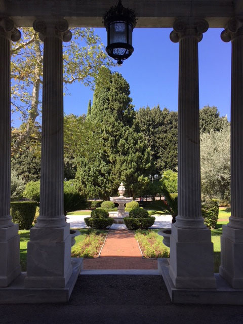 Ενα «εκρηκτικό» απομεινάρι της νεότερης Iστορίας βρίσκεται ακόμα στον κήπο του Προεδρικού Μεγάρου-1