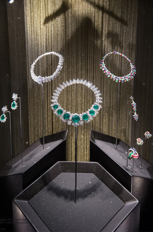 ”Ύμνος στη θηλυκότητα” στο Κρεμλίνο από τον BVLGARI-3