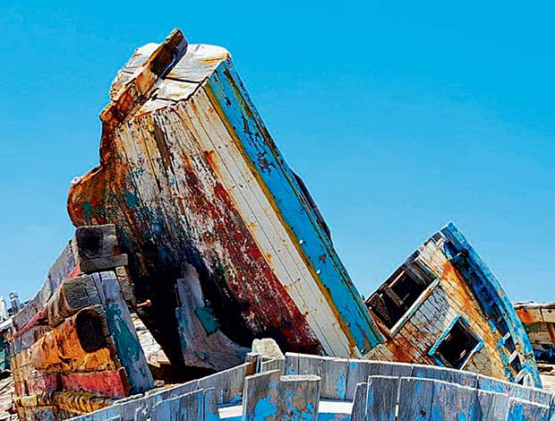 Eνας Ιταλός φωτογράφος και πολλοί Ελληνες εικαστικοί εμπνέονται από τα καΐκια-1