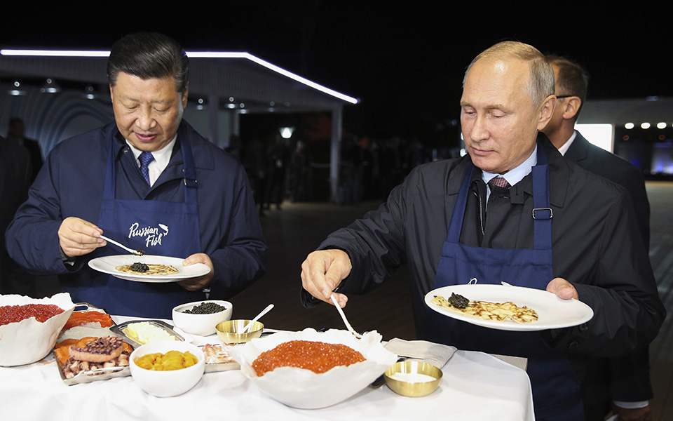 Ο Πούτιν μαγείρεψε τηγανίτες με τον Κινέζο πρόεδρο -Ηπιαν και βότκα (φωτογραφίες-βίντεο)-3