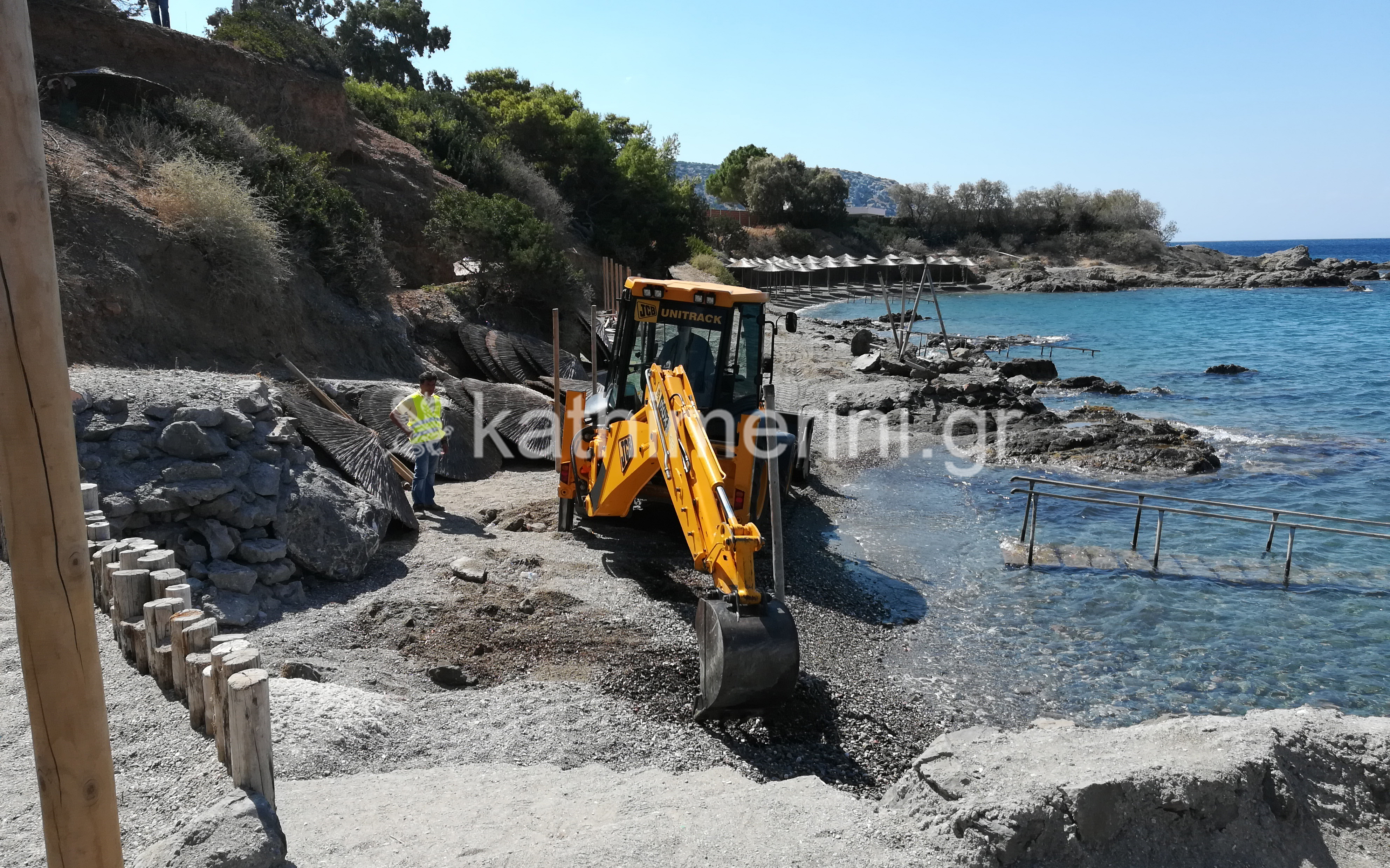 Μπουλντόζες σε εγκαταστάσεις ξενοδοχείου στην Ανάβυσσο (Φωτογραφίες)-3