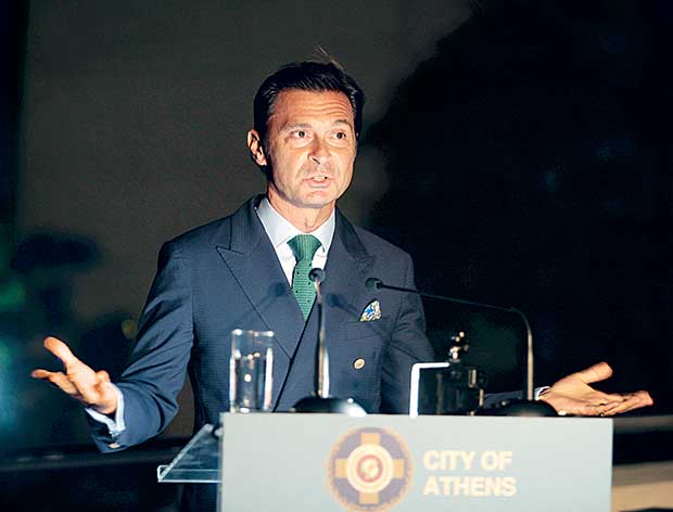 Ο Γιώργος Καμίνης απένειμε το Athens Democracy Award στον Χοακίμ Τσισάνο-1