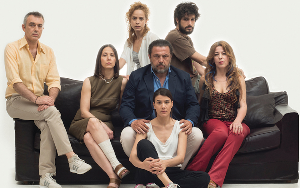 Νέος Κόσμος καλεί «Τζένη Καρέζη»-1