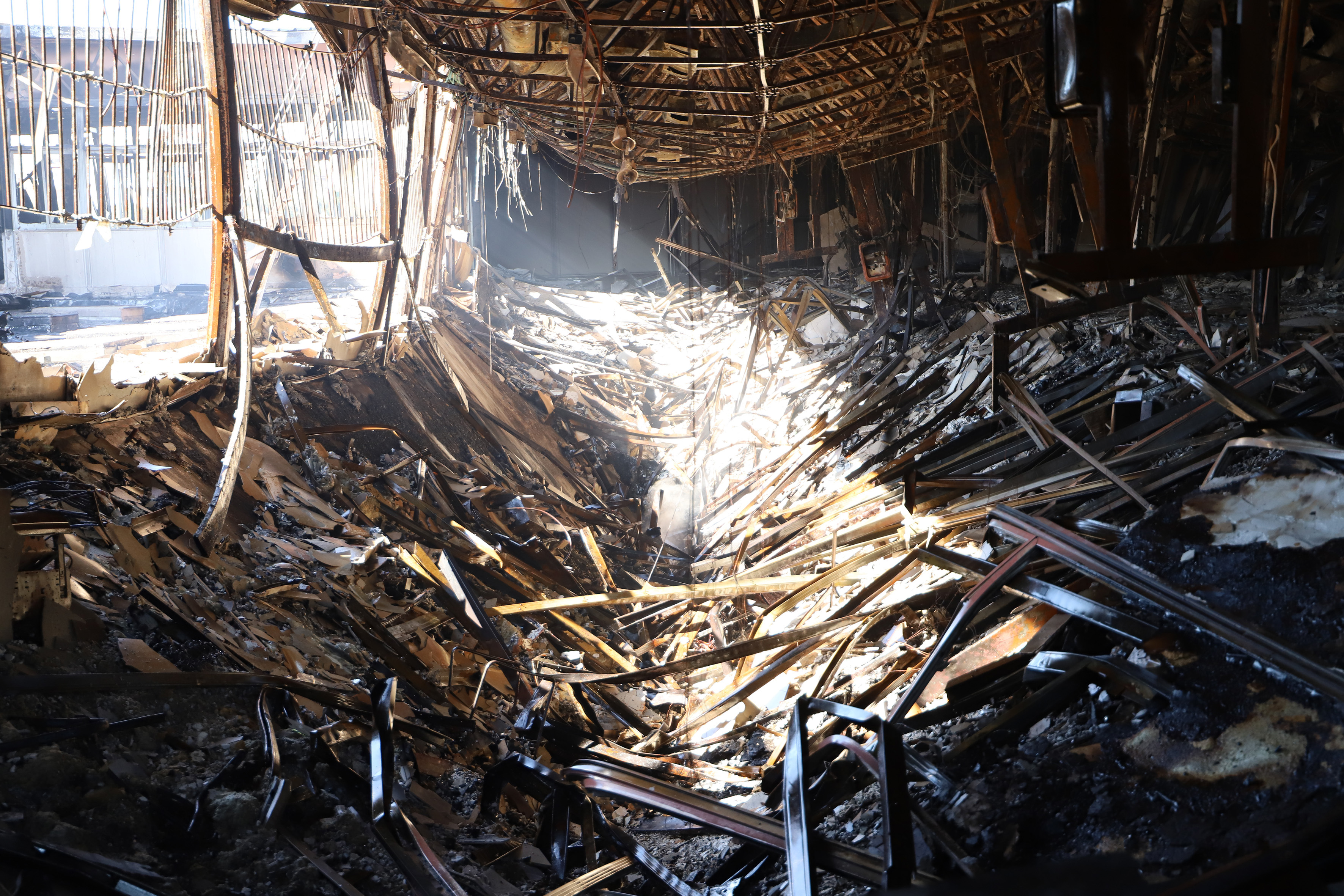 Εικόνες καταστροφής μετά την πυρκαγιά στο πανεπιστήμιο Κρήτης – Αρχισαν οι μετρήσεις για την ατμοσφαιρική ρύπανση-5