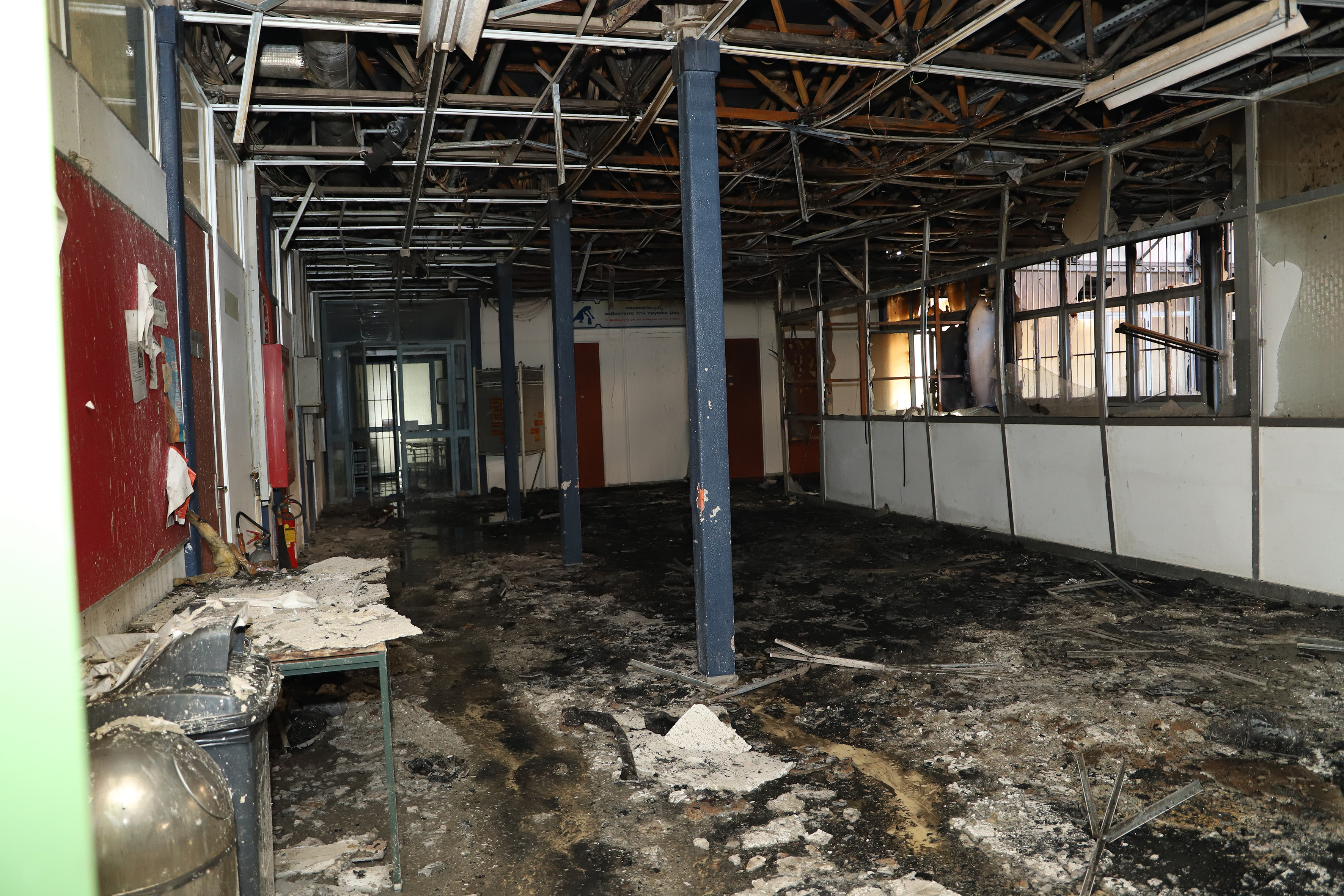 Εικόνες καταστροφής μετά την πυρκαγιά στο πανεπιστήμιο Κρήτης – Αρχισαν οι μετρήσεις για την ατμοσφαιρική ρύπανση-1