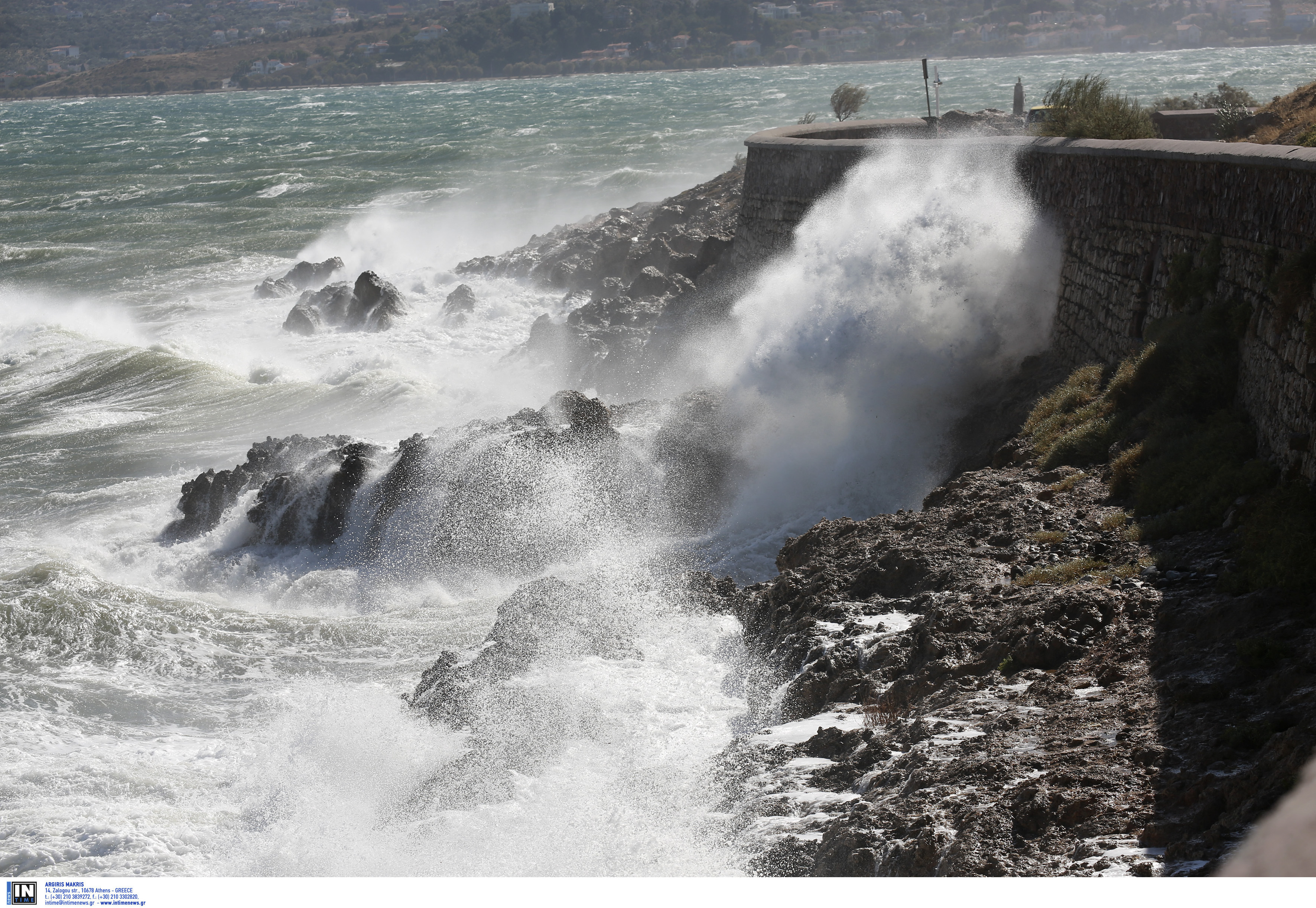 Εκατοντάδες κλήσεις στην Πυροσβεστική, διακοπές ρεύματος και κλειστά σχολεία λόγω της κακοκαιρίας «Ξενοφών» (φωτογραφίες)-3