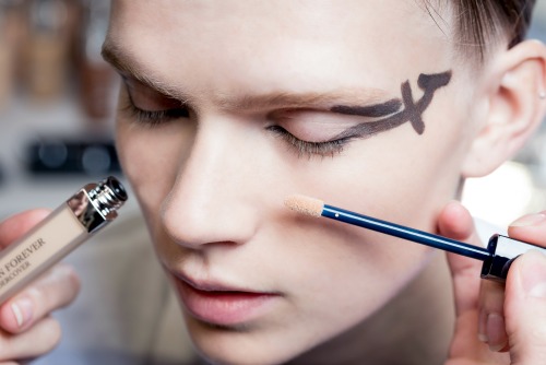 Paris Fashion Week: Το beauty look του Dior ήταν εμπνευσμένο από τον μοντέρνο χορό-2