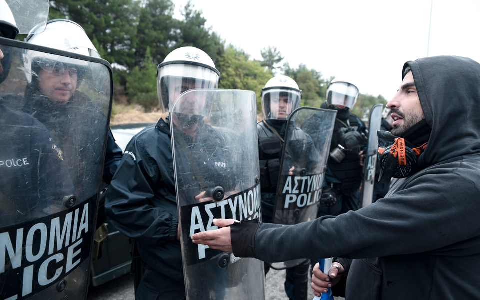 Συγκέντρωση διαμαρτυρίας στο τελωνείο Ευζώνων για το δημοψήφισμα στην ΠΓΔΜ (φωτογραφίες)-5