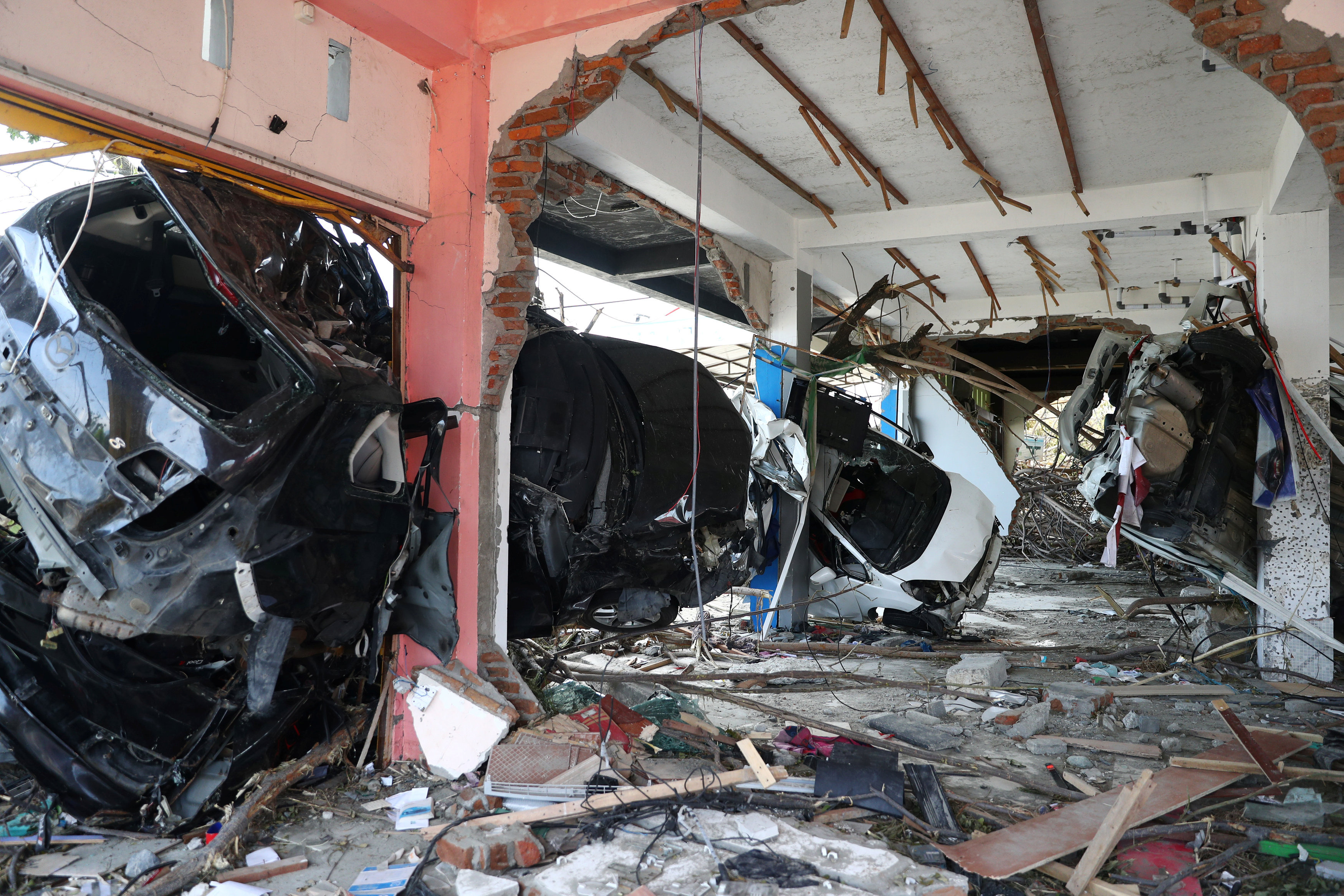 Αλλαξε ο «χάρτης» της Ινδονησίας μετά τον φονικό σεισμό των 7,5 Ρίχτερ (φωτογραφίες)-4