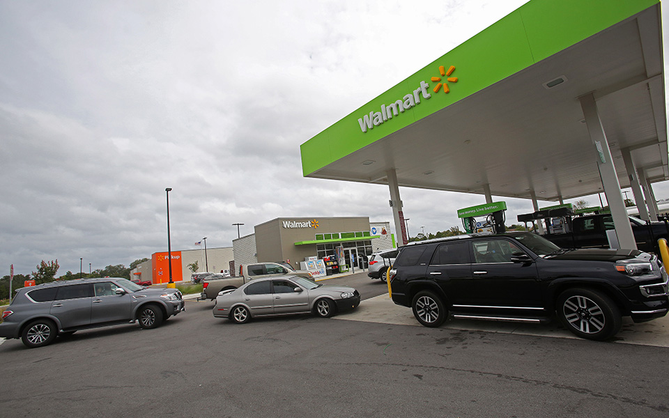 Σε επιφυλακή η Φλόριντα για τον κυκλώνα Μάικλ (φωτογραφίες)-1