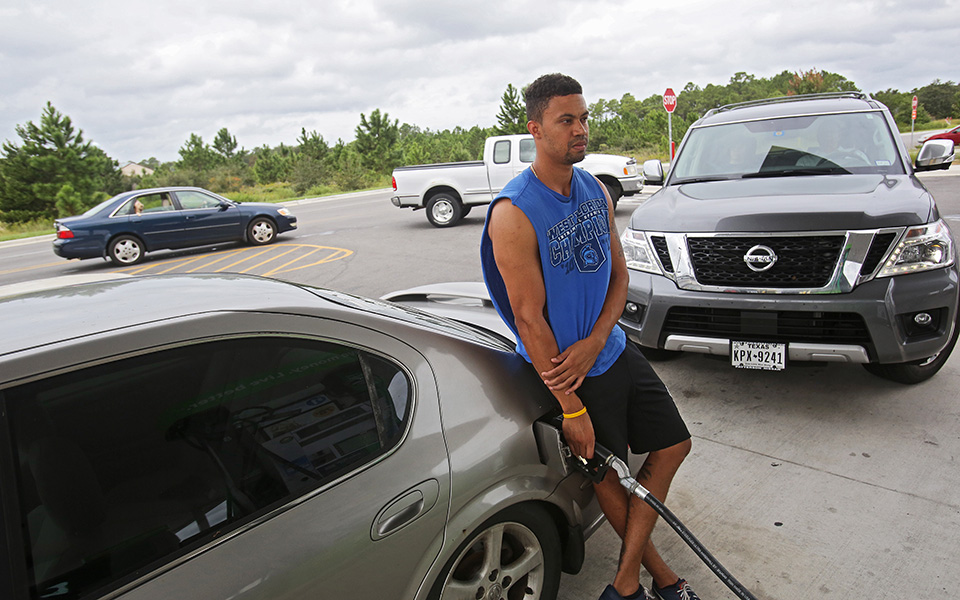 Σε επιφυλακή η Φλόριντα για τον κυκλώνα Μάικλ (φωτογραφίες)-2