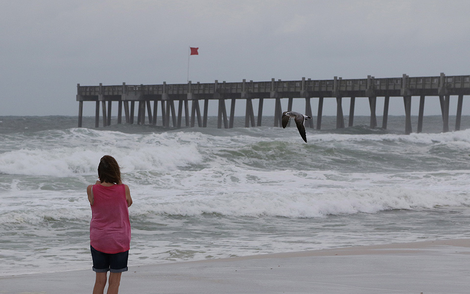 Σε επιφυλακή η Φλόριντα για τον κυκλώνα Μάικλ (φωτογραφίες)-4