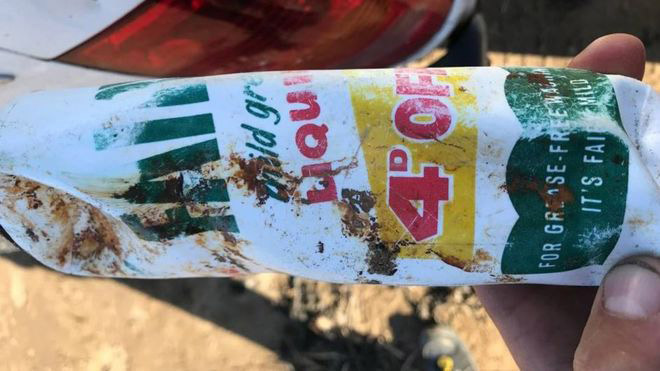 Πλαστικό μπουκάλι τουλάχιστον 47 ετών ξεβράστηκε σε παραλία στη νότια Αγγλία-1