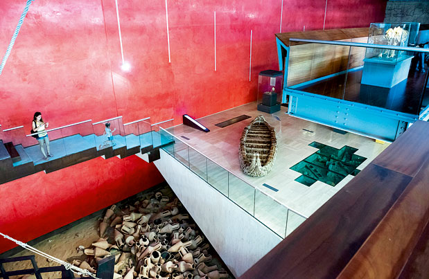 Αγία Νάπα: Όχι μόνο πάρτι-3