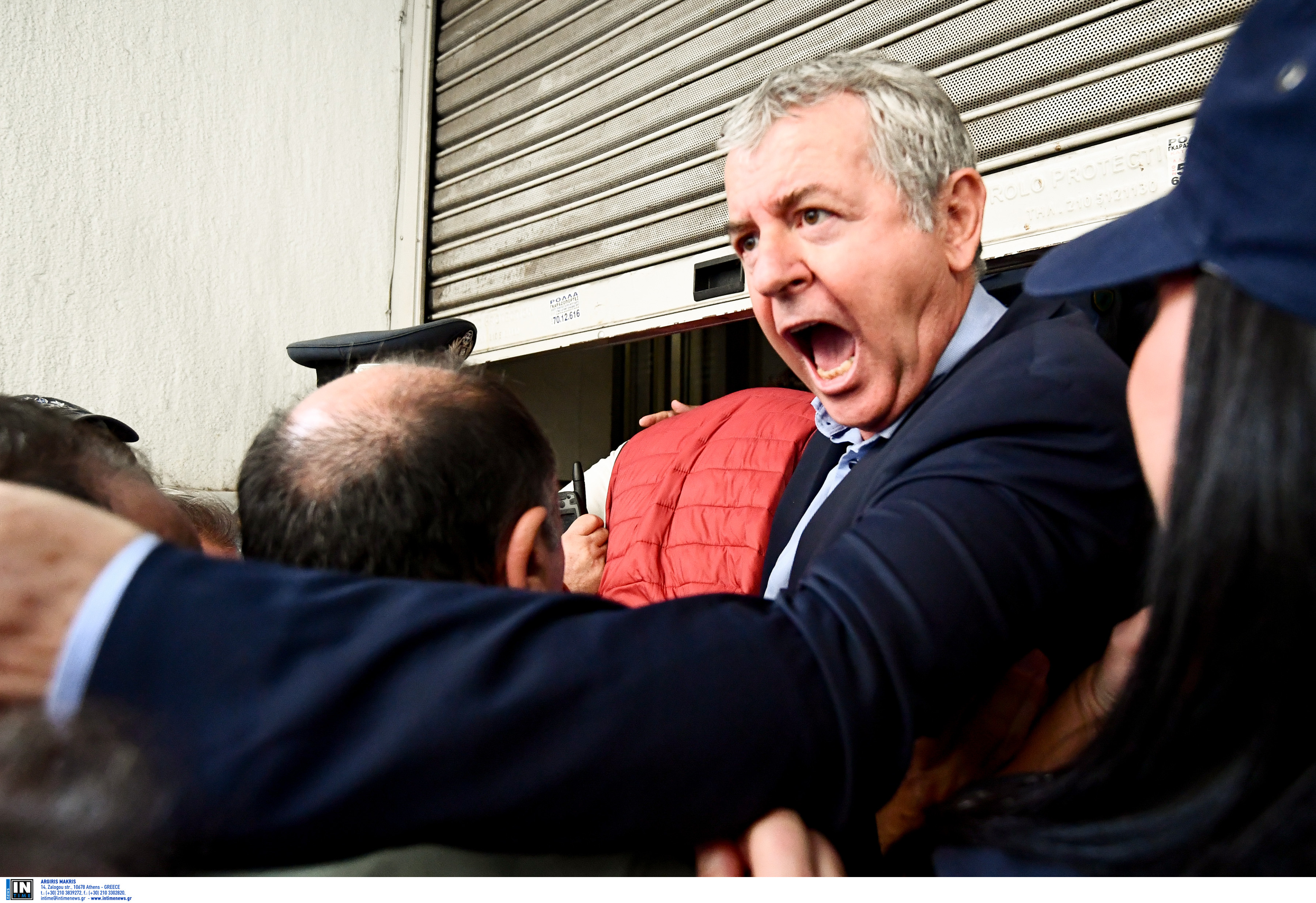 Ενταση στην πορεία της ΠΟΕΔΗΝ στο υπ. Υγείας (φωτογραφίες)-2