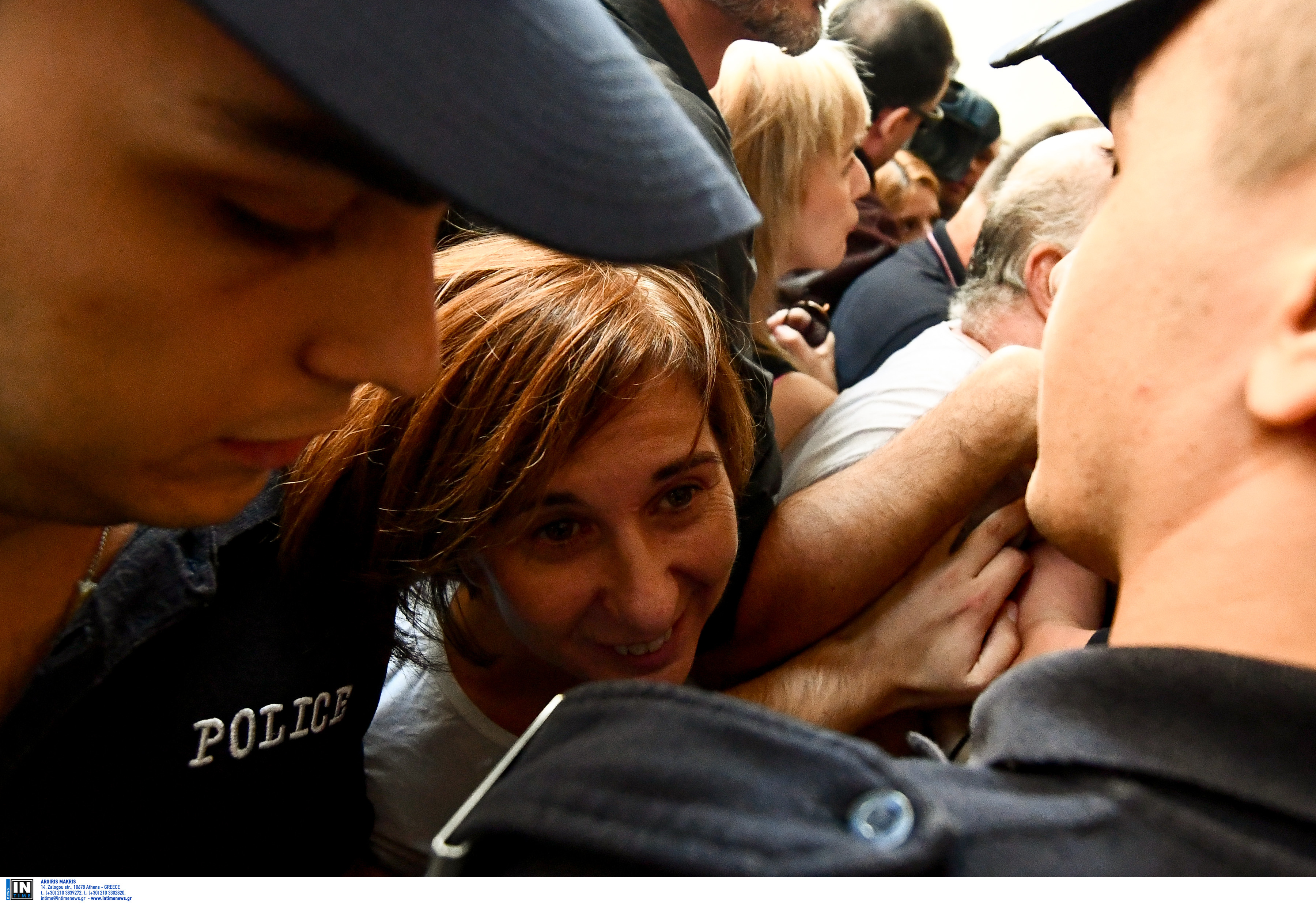 Ενταση στην πορεία της ΠΟΕΔΗΝ στο υπ. Υγείας (φωτογραφίες)-3