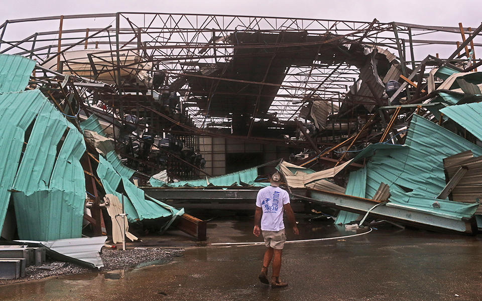 ΗΠΑ: Τουλάχιστον ένας νεκρός, πλημμύρες και καταστροφές από τον κυκλώνα Μάικλ-2