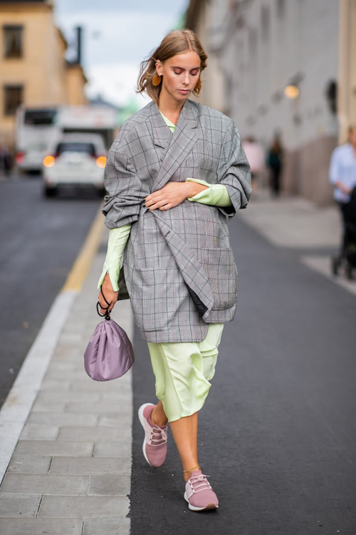 6 fresh τρόποι να φορέσεις το νεγκλιζέ φόρεμά σου αυτό το Φθινόπωρο-1