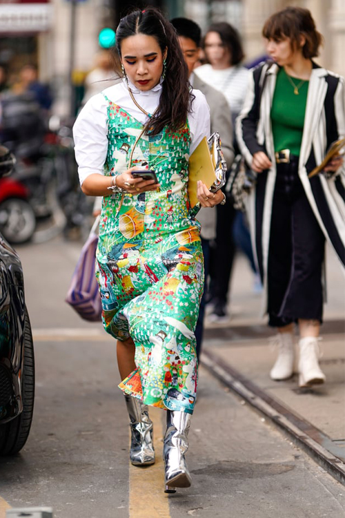 6 fresh τρόποι να φορέσεις το νεγκλιζέ φόρεμά σου αυτό το Φθινόπωρο-5