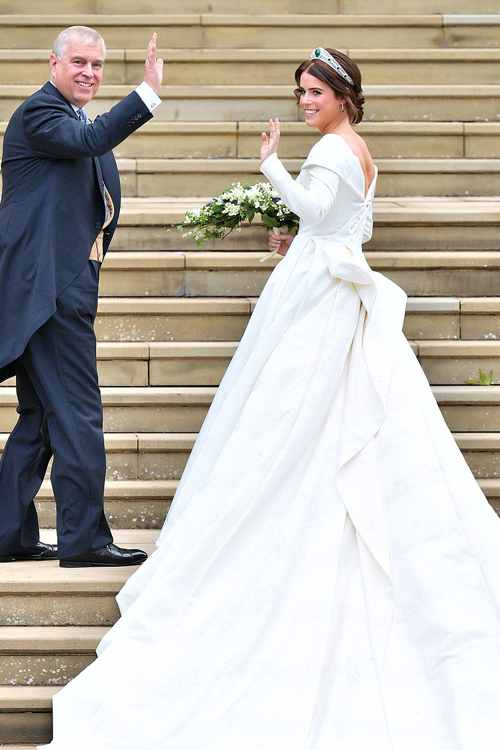 Η πριγκίπισσα Ευγενία ήθελε να στείλει ένα όμορφο μήνυμα με το νυφικό της!-2