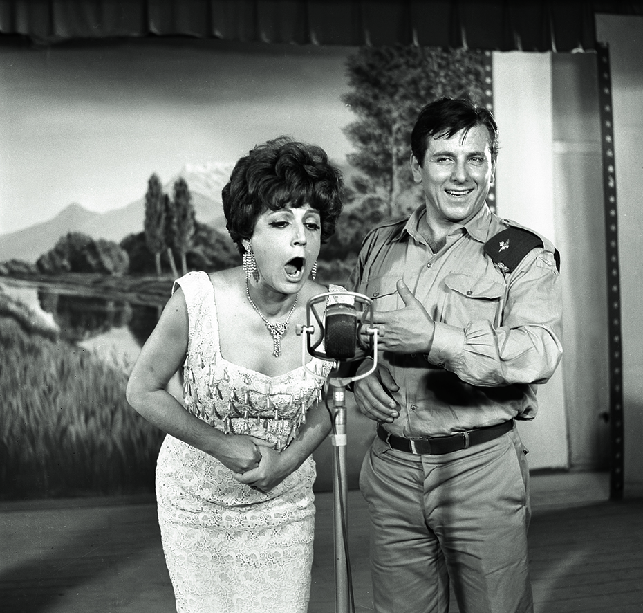 «Μεγάλοι Ελληνες Ηθοποιοί» σήμερα με την «Κ»: Οι αξέχαστες κινηματογραφικές σκηνές της Ρένας Βλαχοπούλου-4