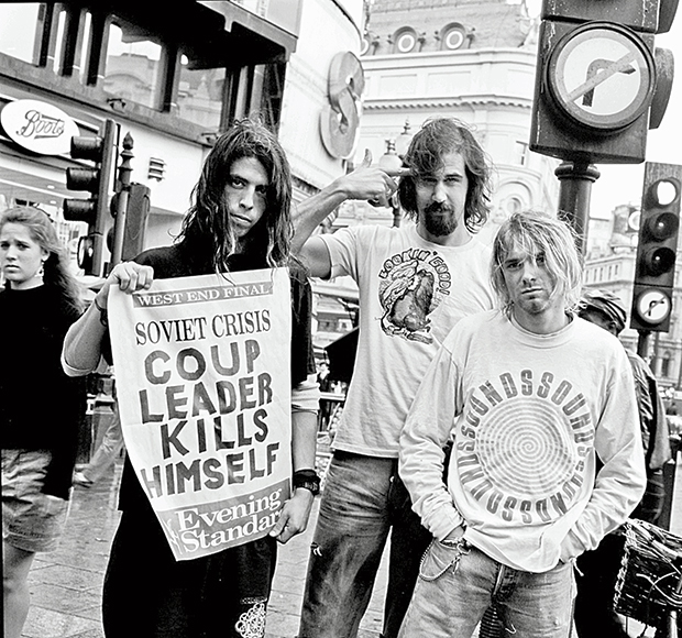 Ενας ροκ εν ρολ μύθος με κάμερα στο χέρι-3