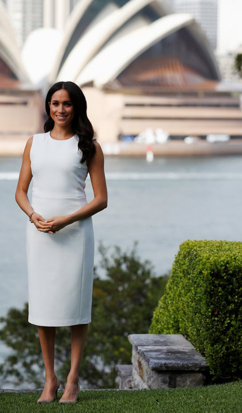 Το όμορφο μήνυμα πίσω από το λευκό φόρεμα της Meghan και τα κοσμήματα της Diana-2