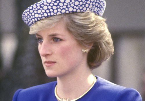 Το όμορφο μήνυμα πίσω από το λευκό φόρεμα της Meghan και τα κοσμήματα της Diana-4