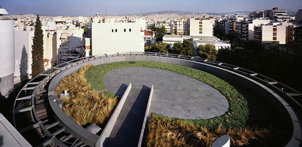 Το φωτεινό «καράβι» της Αθήνας-2