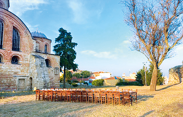 Ενα μυσταγωγικό βυζαντινό δειπνοτράπεζο στην Κοσμοσώτειρα Φερών-1