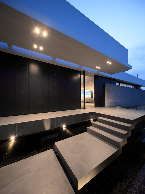 Μία ονειρική κατοικία με θέα τη θάλασσα του Αλίμου-3