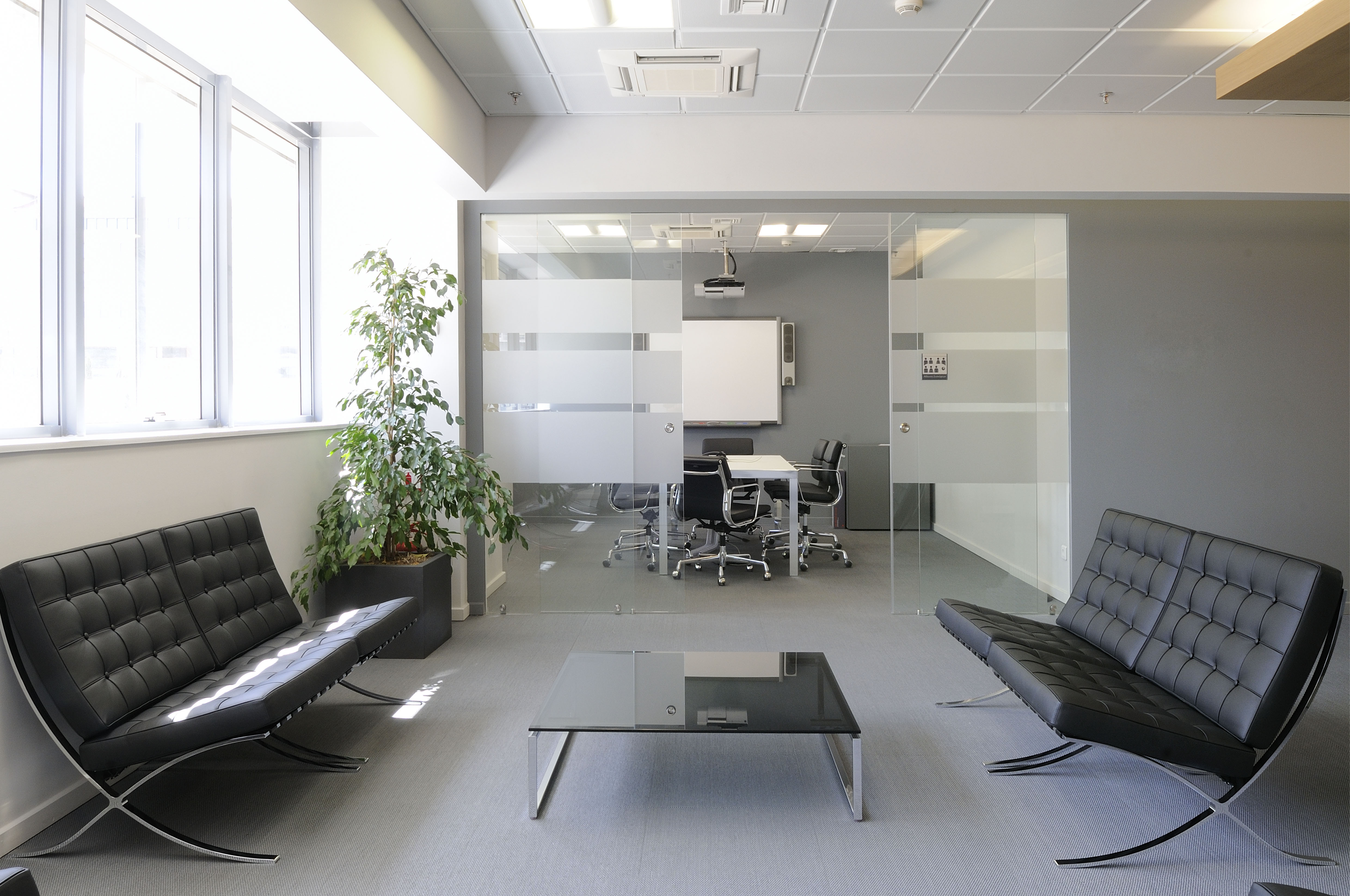 Μετεγκατάσταση με διαχρονικό ύφος για τα Ελληνικά Πετρέλαια-3