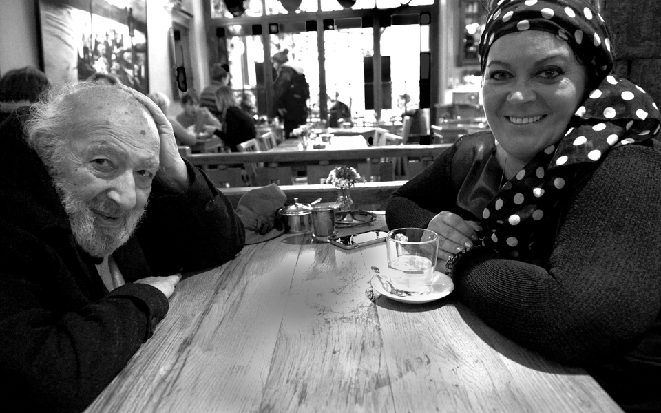 Ο θρύλος πίσω από τον φακό-2