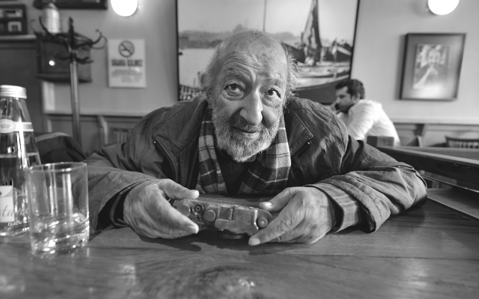 Ο θρύλος πίσω από τον φακό-3