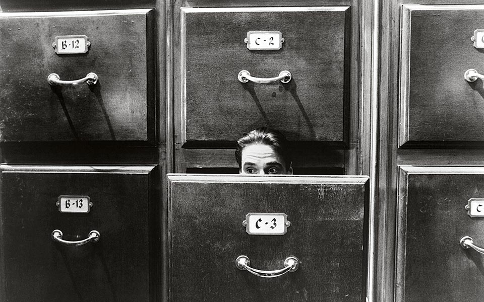 Διαστάσεις ενός καφκικού κόσμου-1