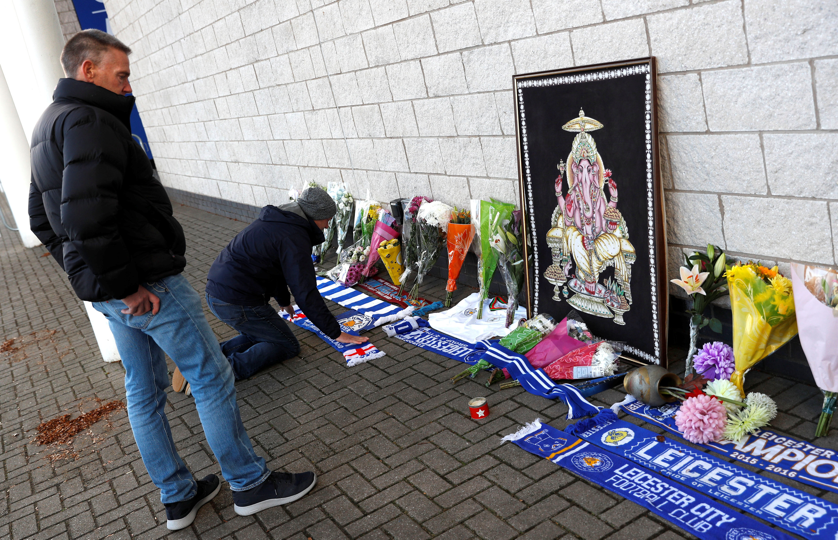 Ο πρόεδρος της Λέστερ μεταξύ των επιβαινόντων στο ελικόπτερο που συνετρίβη (φωτογραφίες – βίντεο)-1