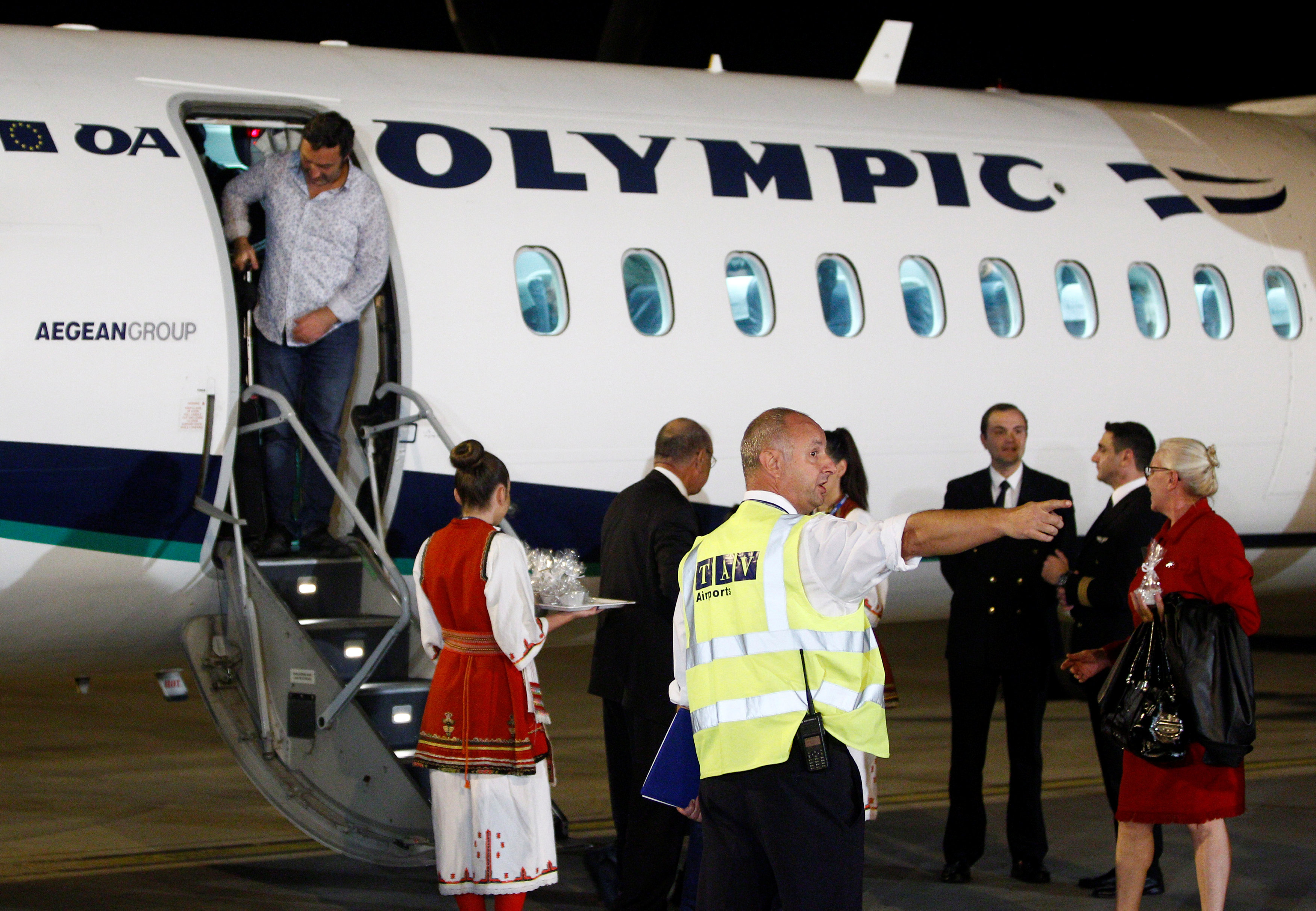 Πραγματοποιήθηκε η πρώτη απευθείας πτήση Αθήνα-Σκόπια μετά από 12 χρόνια (φωτογραφίες)-3