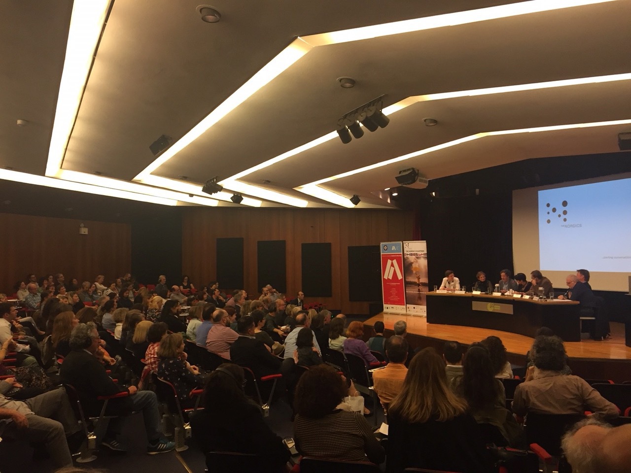 Μια πολυδιαβασμένη κηλίδα αίματος στο χιόνι του Βορρά-3